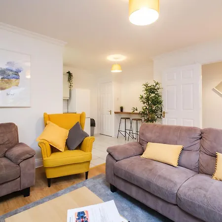 Appartement Stylish Centre Townhouse, Sleeps 12 With Parking Galway