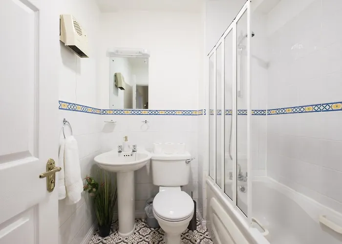 Lejlighed Stylish Centre Townhouse, Sleeps 12 With Parking